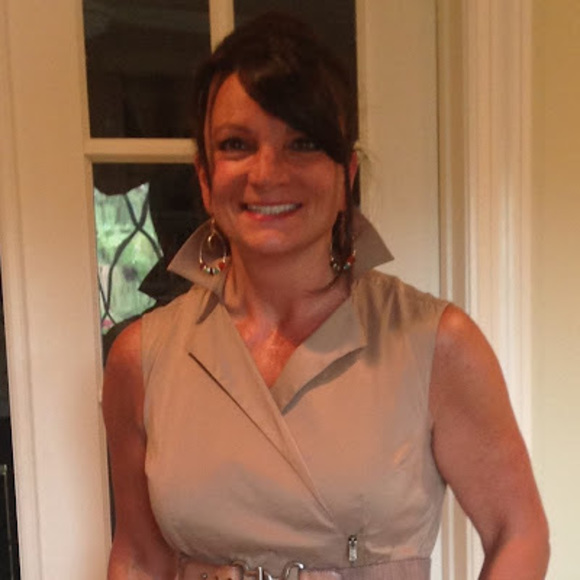 Meet your Posher, Stephanie - Picture 1 of 1